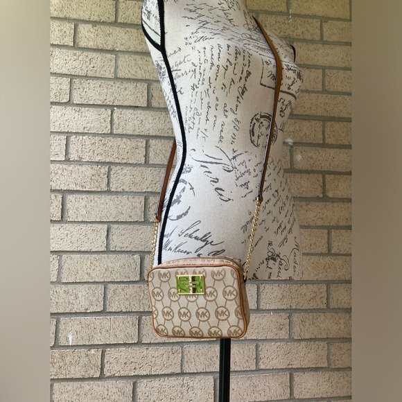 Michael Kors Khaki Tan Cream Crossbody Small Purse Leather Strap Card Pockets - Picture 1 of 17
